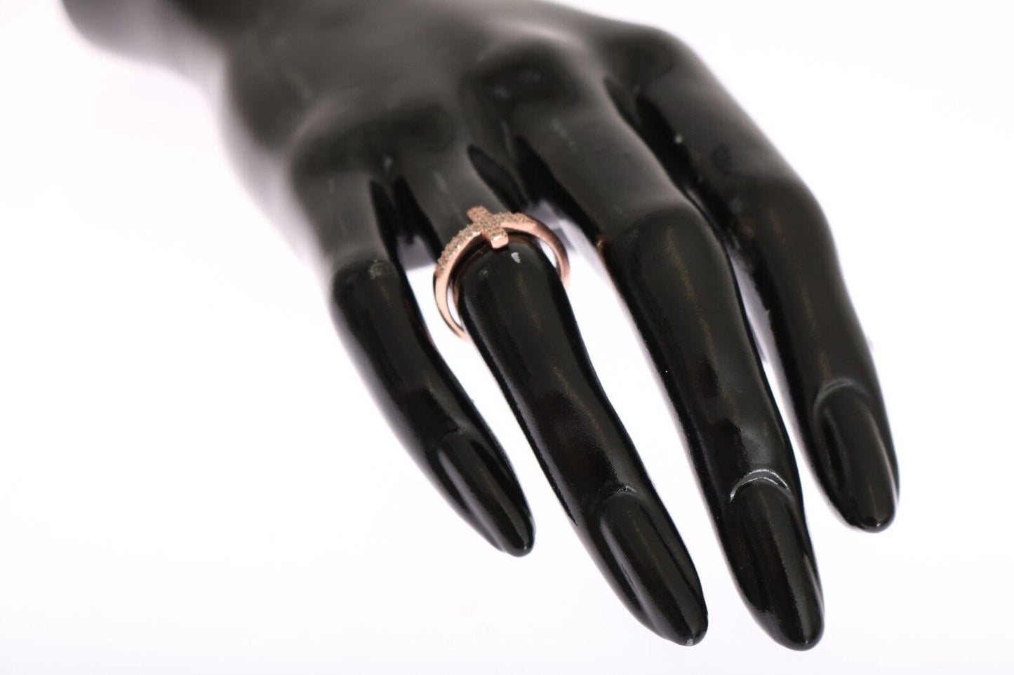 Nialaya Elegante anello in argento tempestato di cristalli rosa