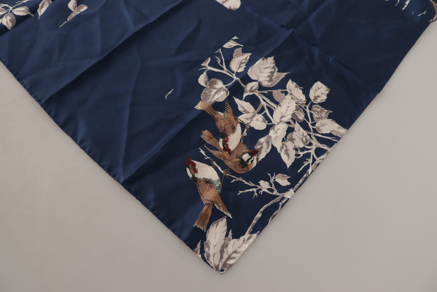 Dolce & Gabbana Elegante Sciarpa Quadrata in Seta da Uomo