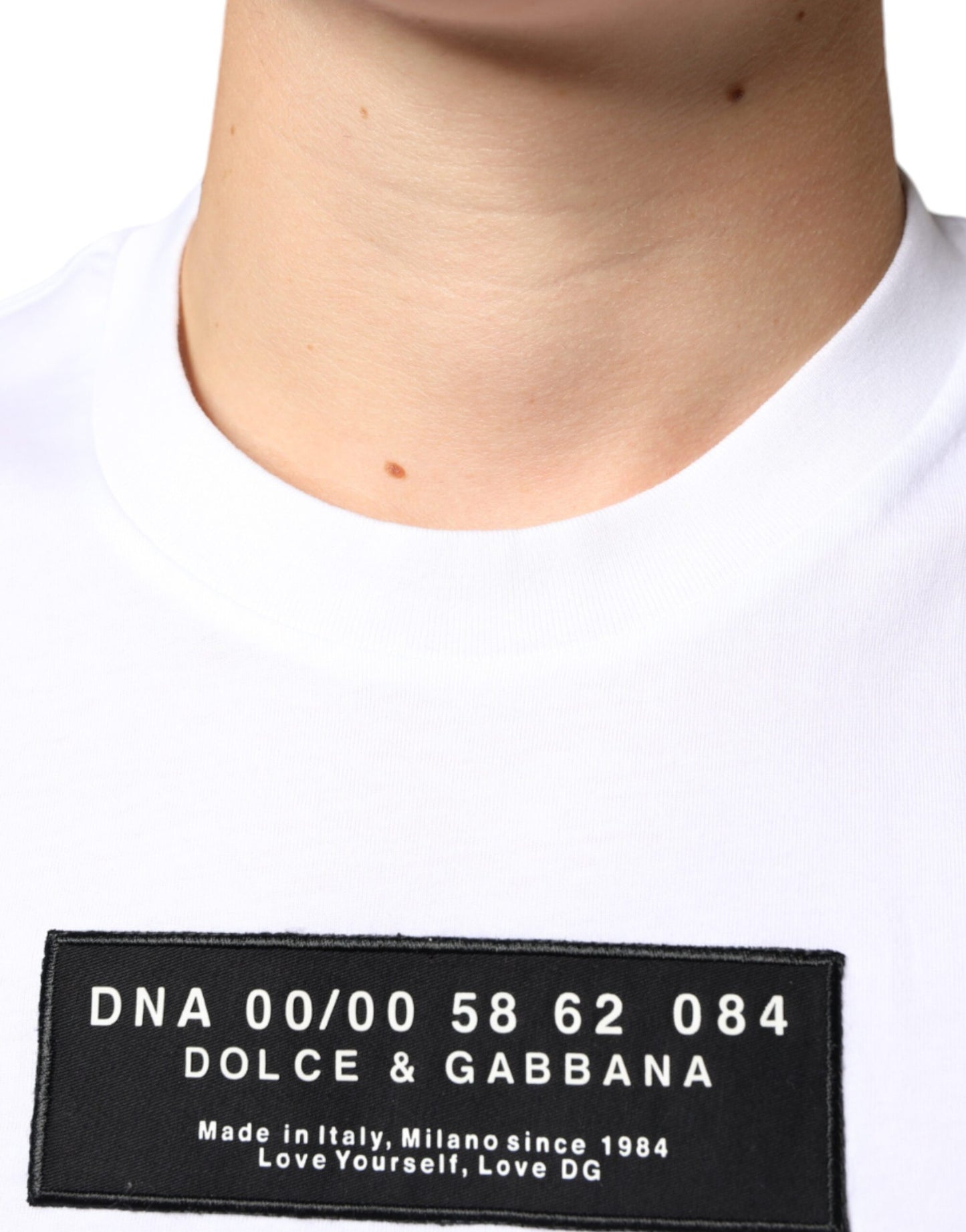 Dolce & Gabbana T-shirt casual in cotone bianco con applicazione DG