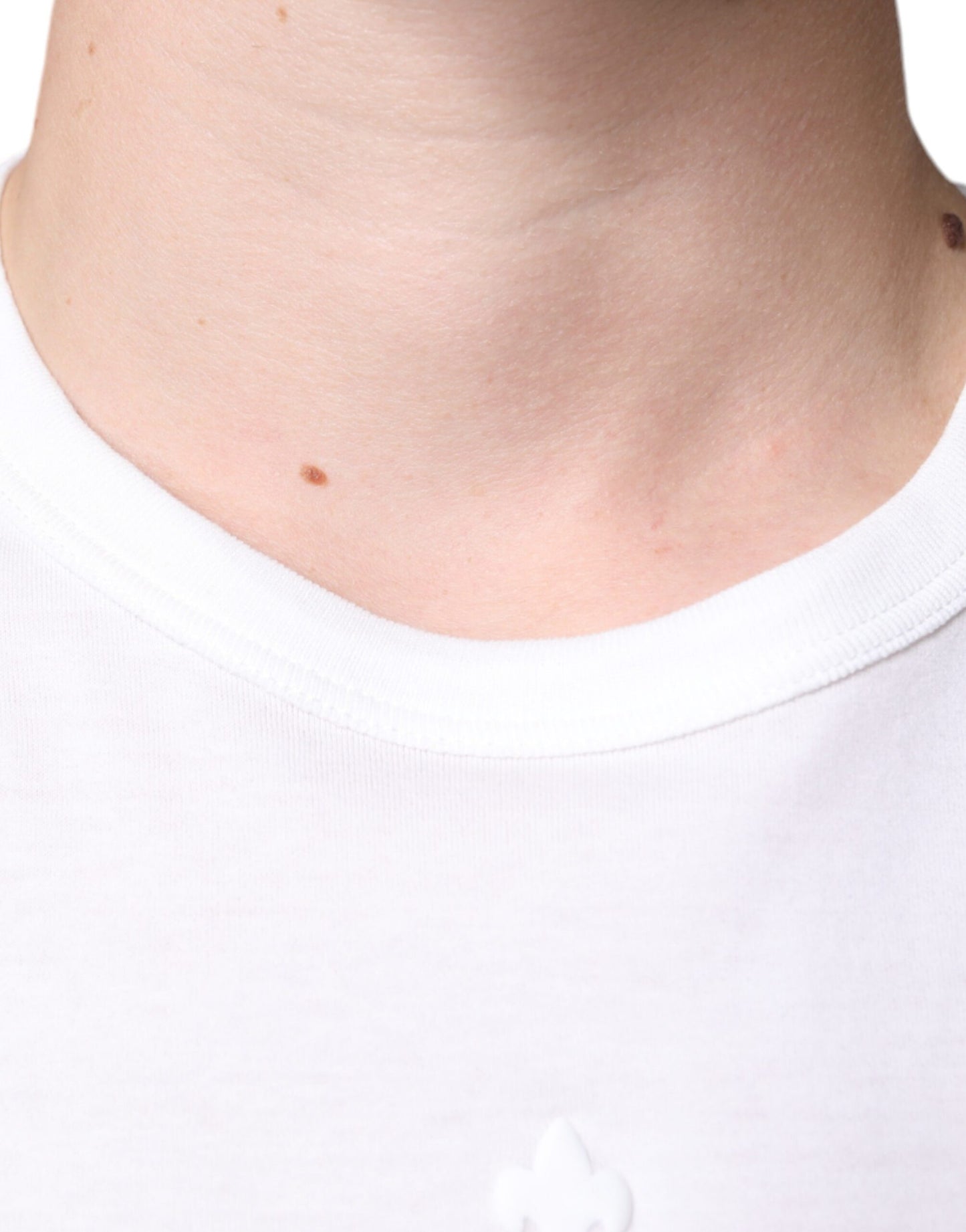 T-shirt girocollo in cotone bianco con logo in rilievo di Dolce & Gabbana