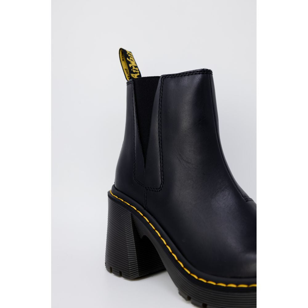 Sandalo in pelle nera Dr. Martens
