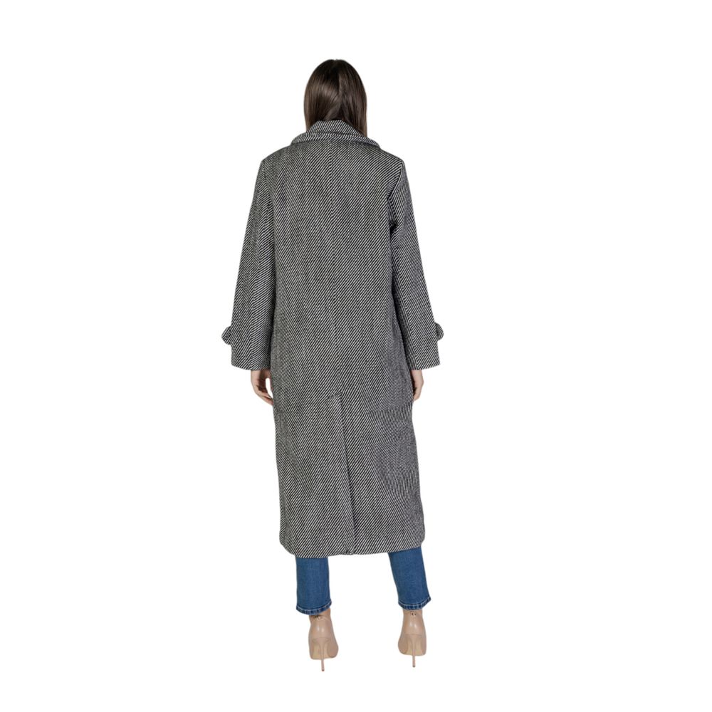 Vila Clothes Giacche e cappotti in poliestere nero