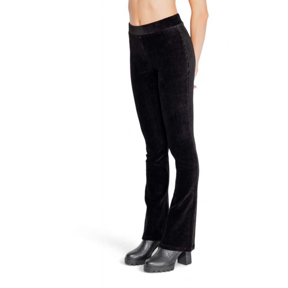 Jeans e pantaloni neri in cotone Street One