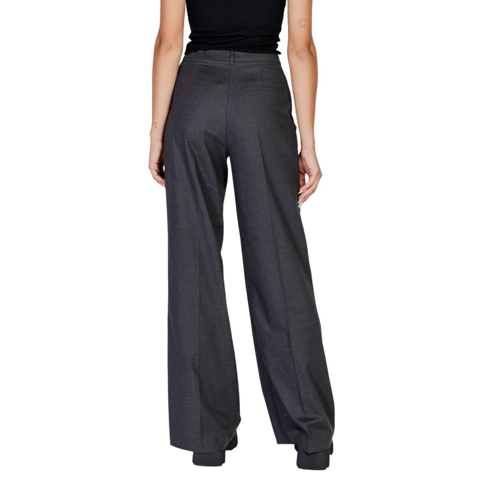 Jeans e pantaloni in poliestere grigio Morgan De Toi
