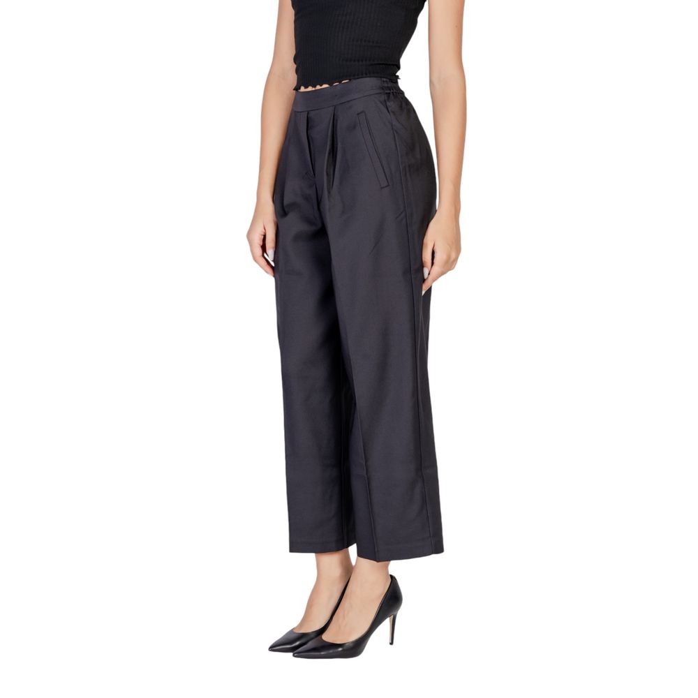 Jeans e pantaloni in poliestere nero ICHI