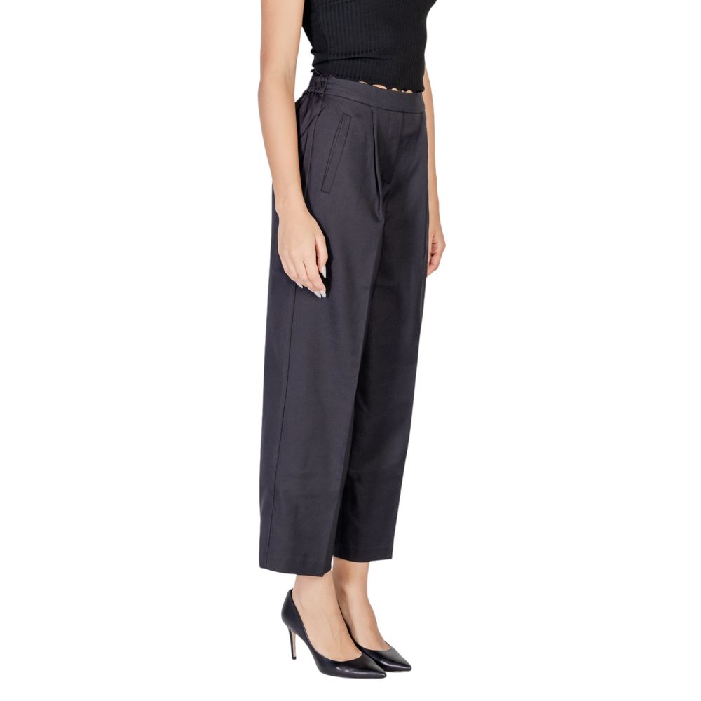 Jeans e pantaloni in poliestere nero ICHI