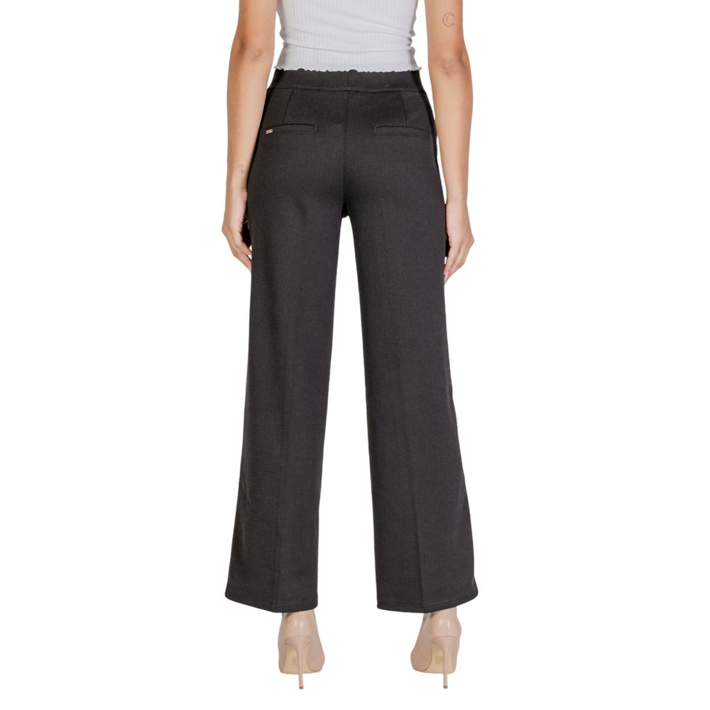 Jeans e pantaloni neri in poliestere Street One