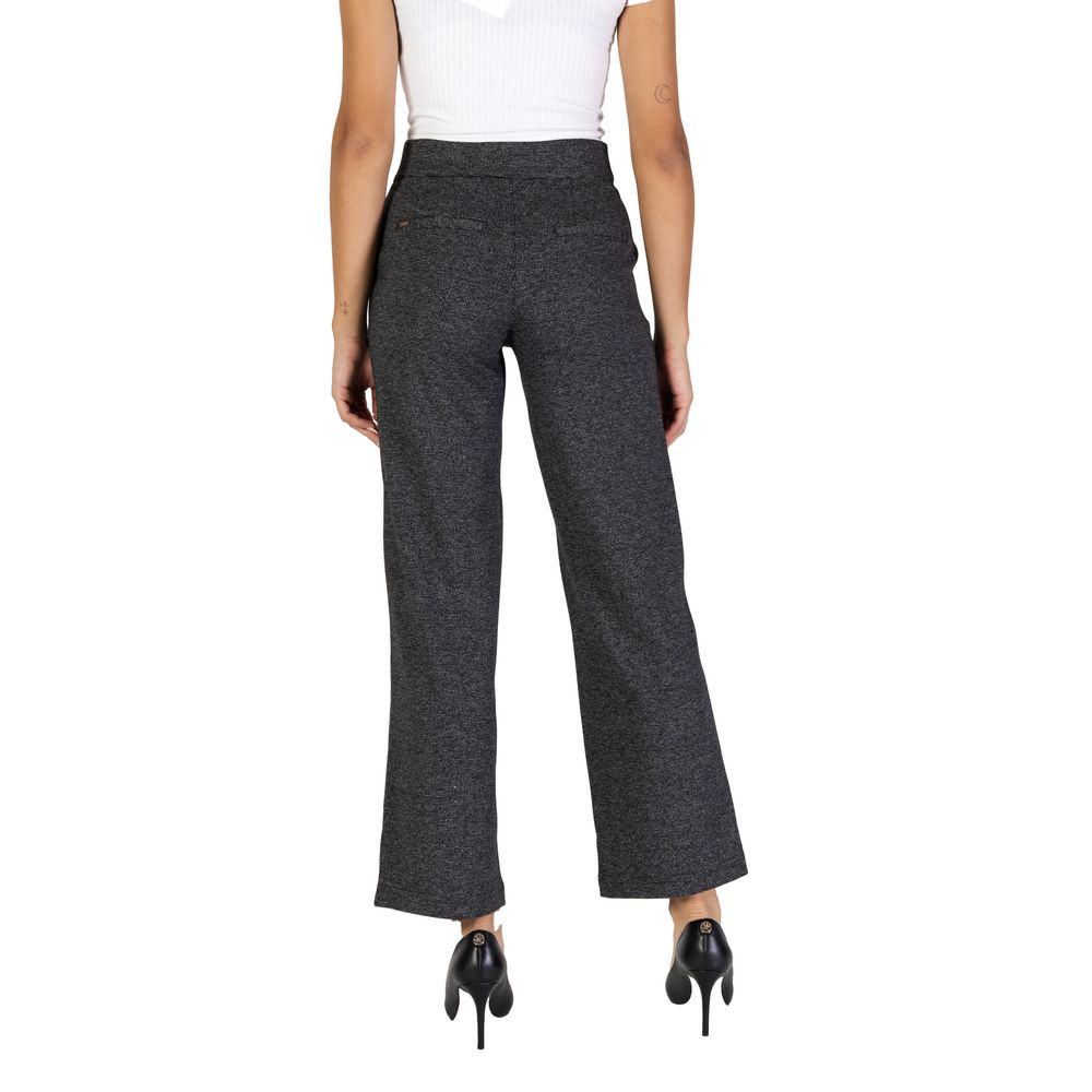 Jeans e pantaloni neri in poliestere Street One