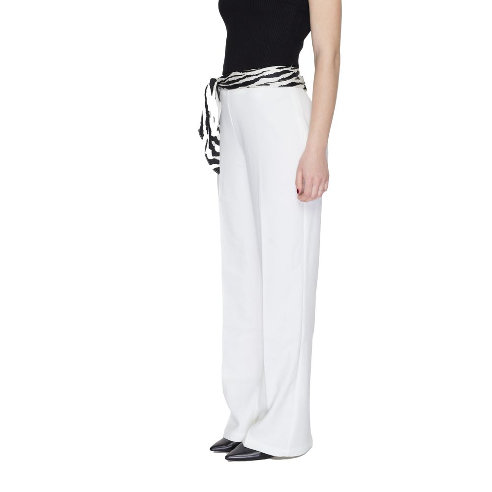 Solo jeans e pantaloni in poliestere bianco
