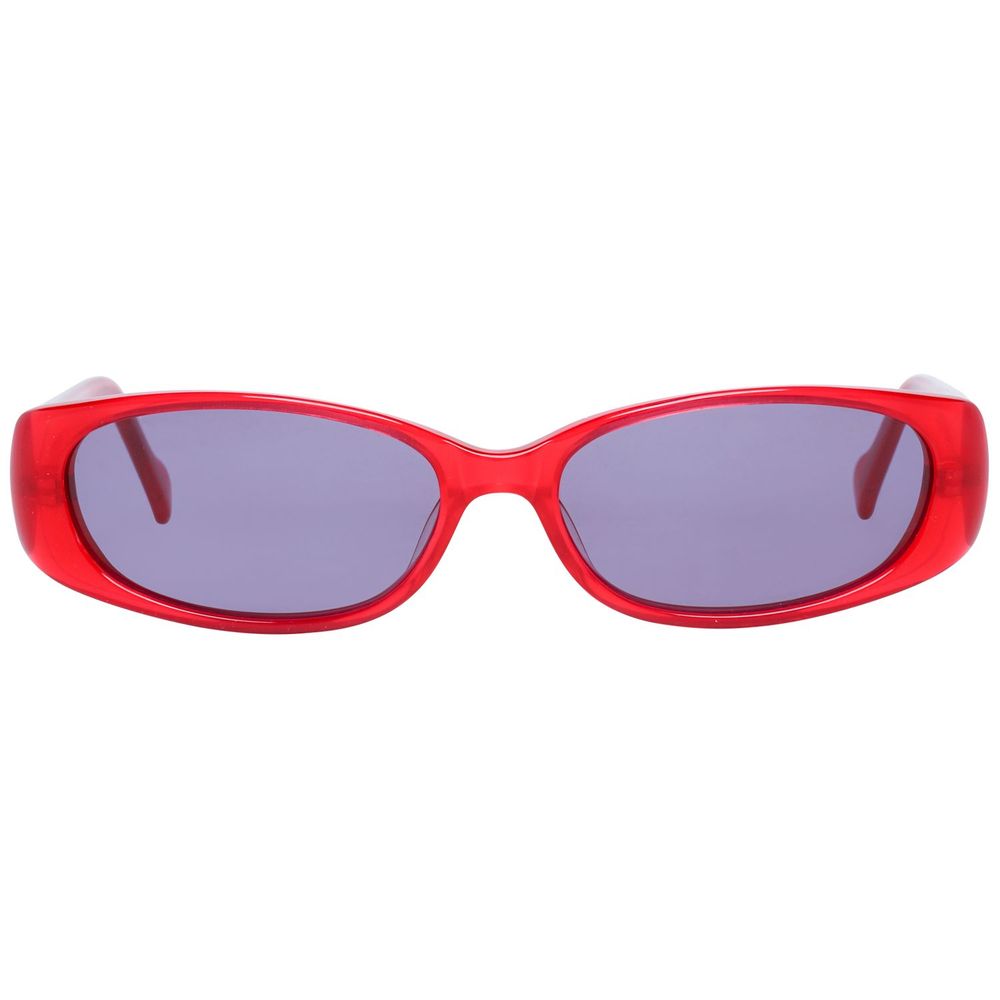 Sempre più occhiali da sole in plastica rossa