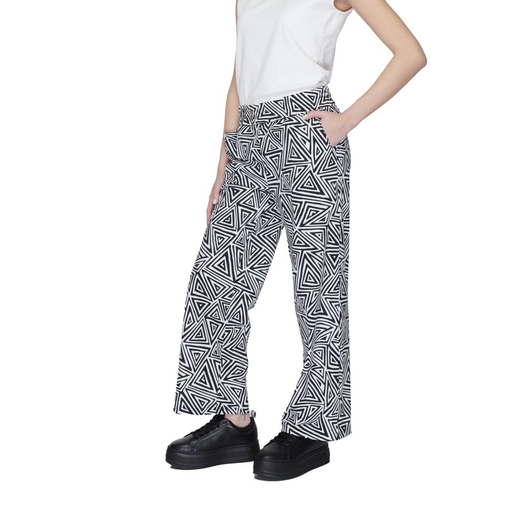 Jeans e pantaloni neri in poliammide Street One