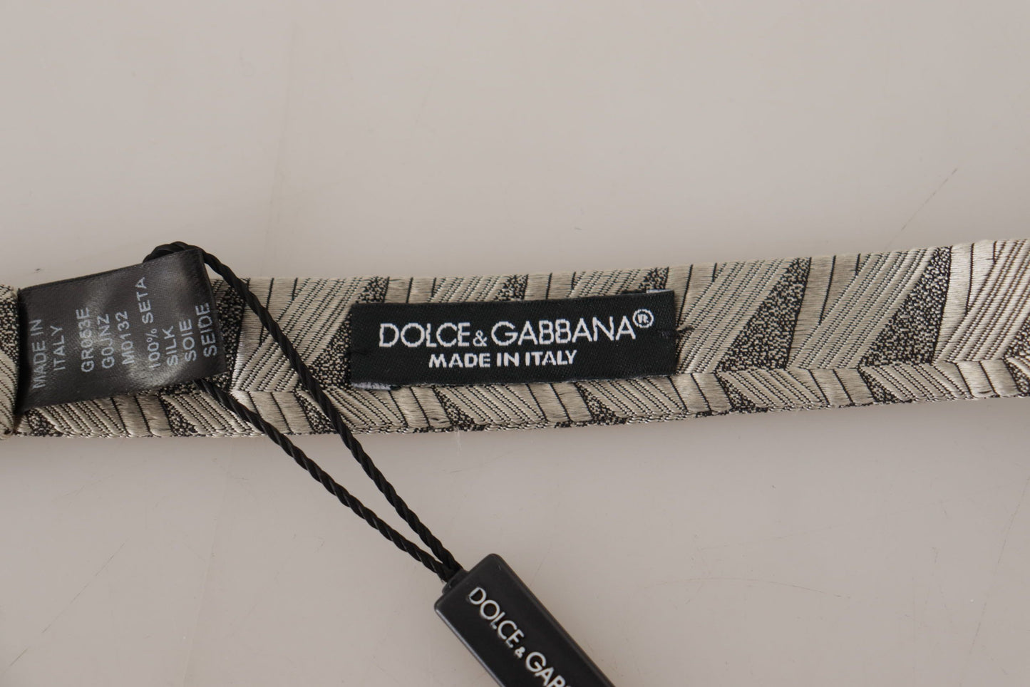 Dolce &amp; Gabbana Элегантный шелковый серый галстук-бабочка