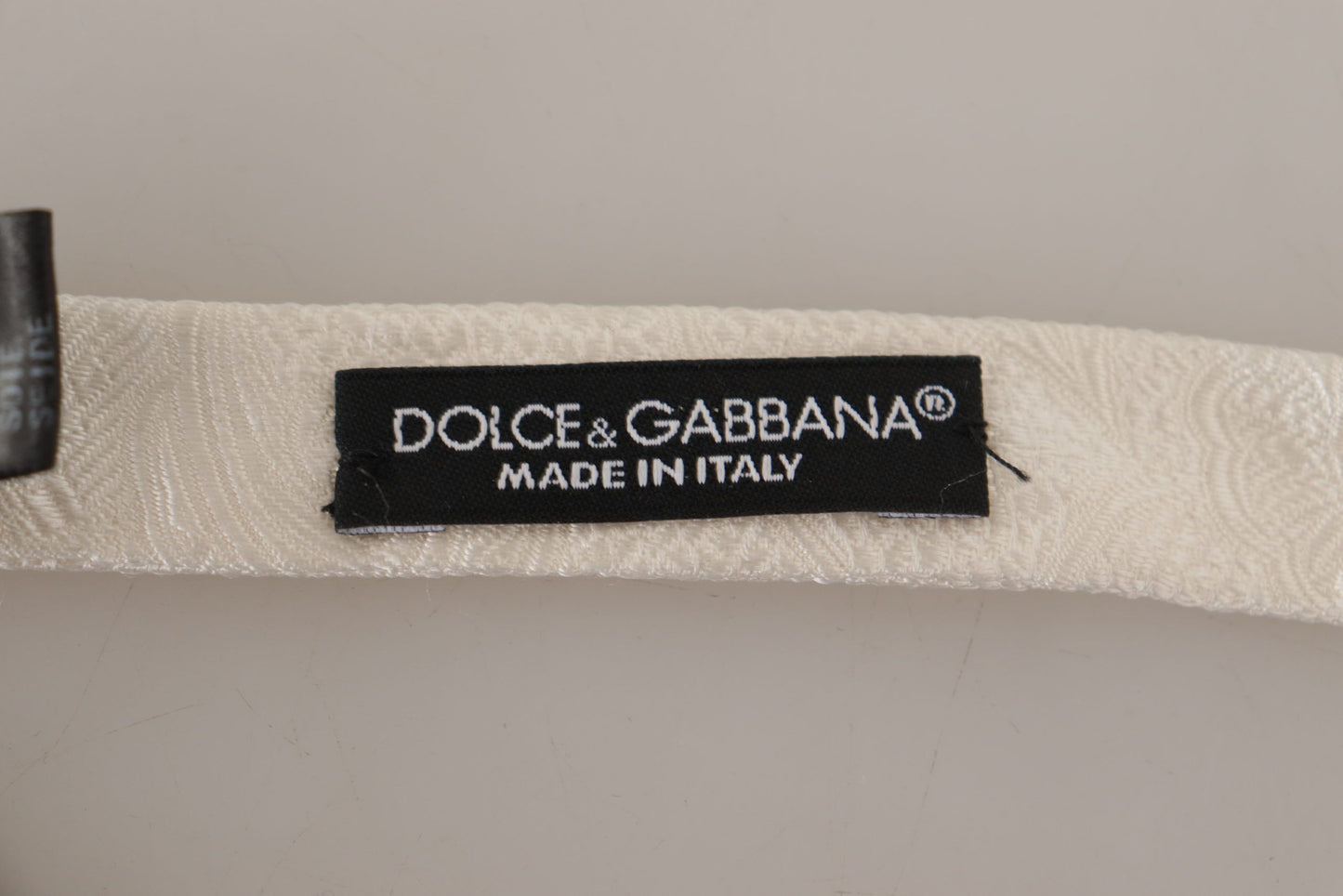 Dolce &amp; Gabbana Элегантный белый шелковый галстук-бабочка