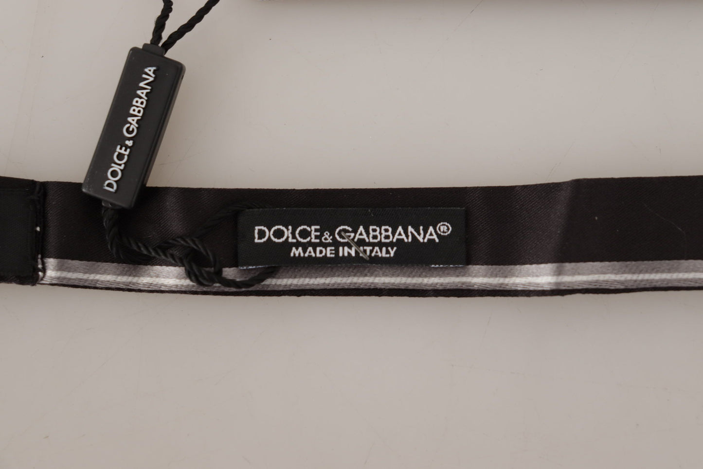 Dolce &amp; Gabbana Elegante papillon in seta in nero e grigio