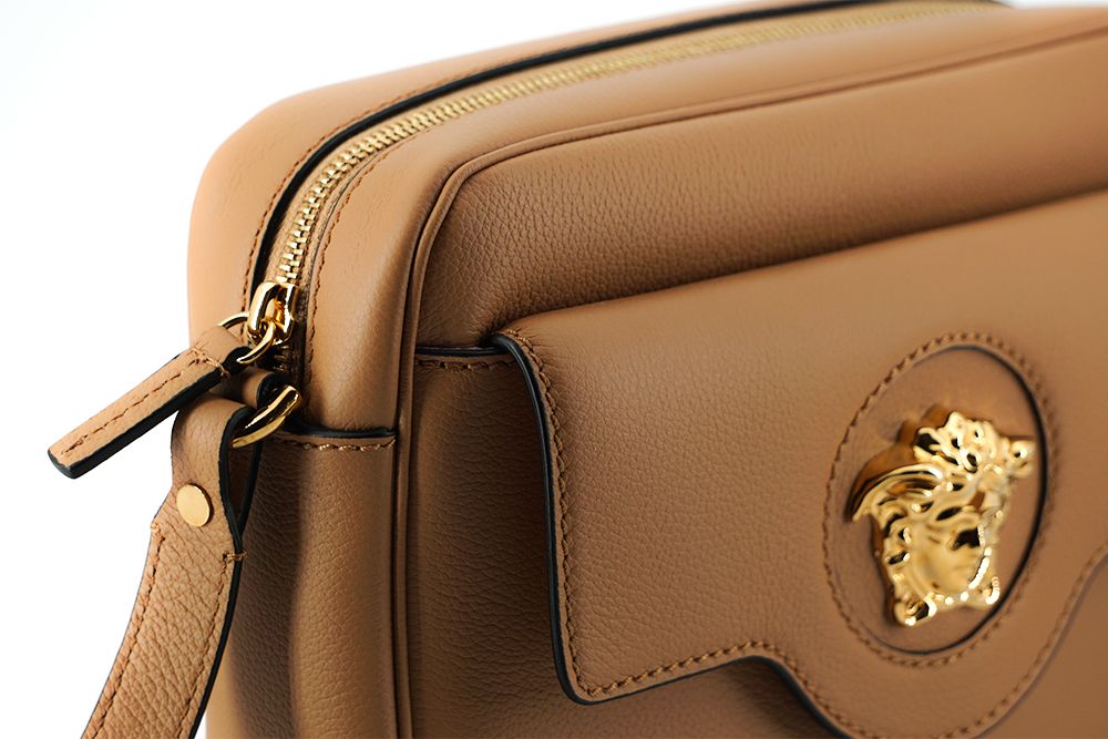 Borsa a tracolla Versace elegante in pelle marrone per fotocamera