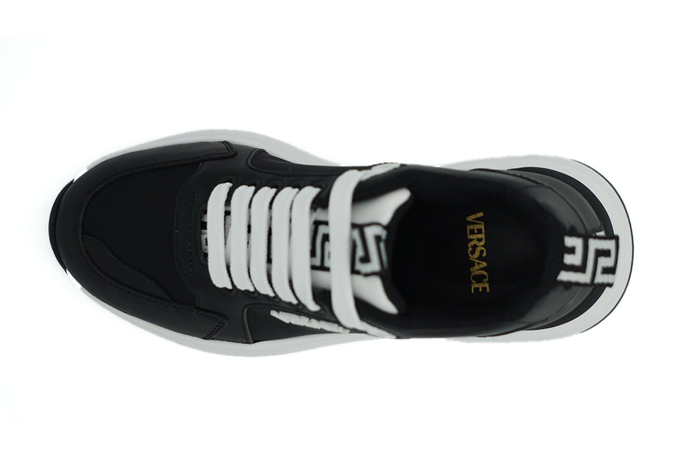 Versace Scarpe da ginnastica eleganti in pelle monocromatica