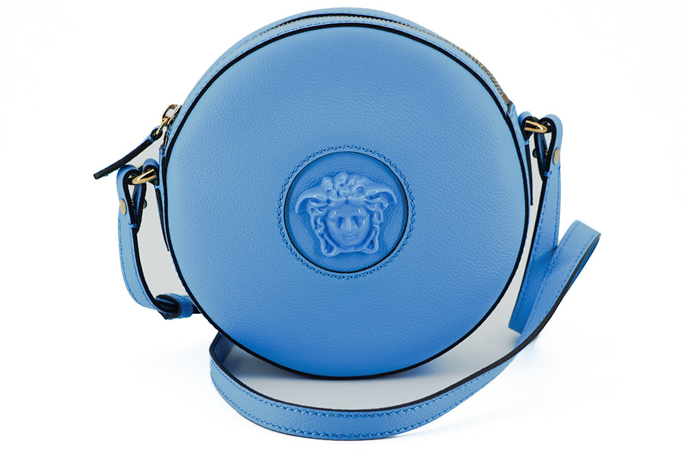 Borsa a tracolla rotonda Versace Chic in pelle blu