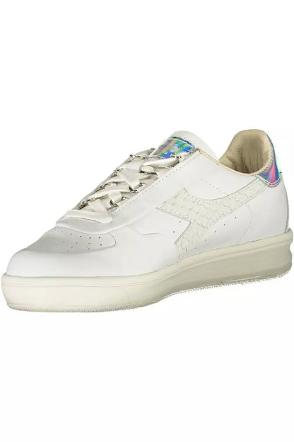 Sneakers stringate bianche Diadora Chic con accento logo