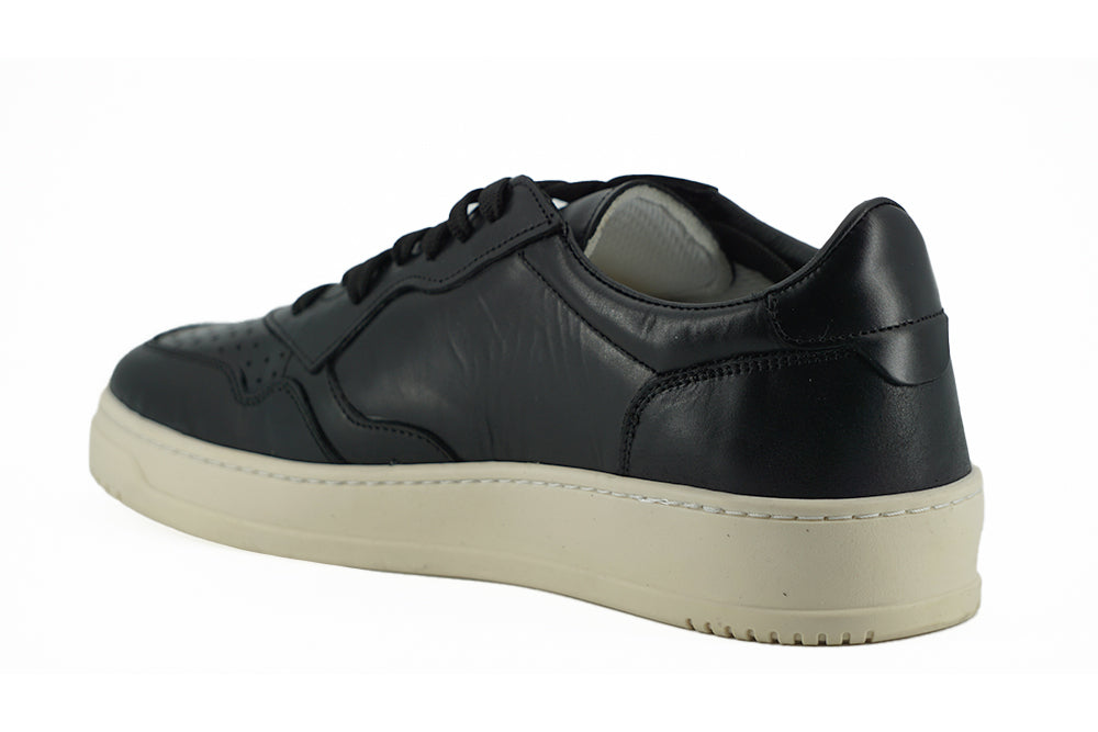 Saxone of Scotland Eleganti sneakers in pelle nera - Stile unisex