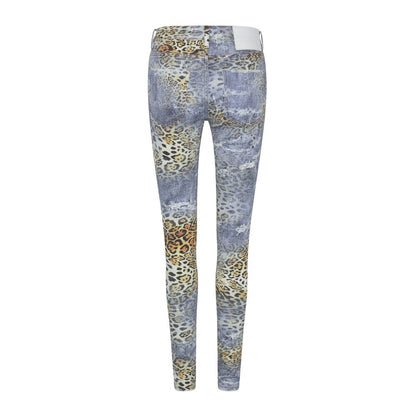 Un cucchiaino di jeans skinny elasticizzati selvaggiamente chic