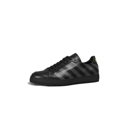 Off-White eleganti sneakers in pelle di vitello con iconiche strisce grigie