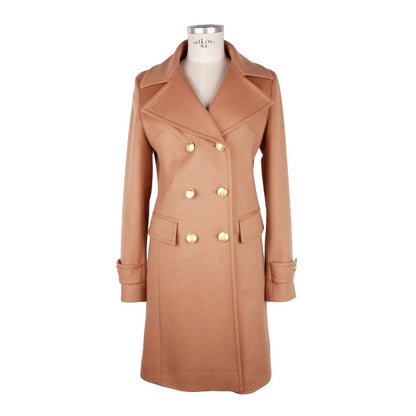 Cappotto elegante di manifattura italiana in lana beige con bottoni dorati