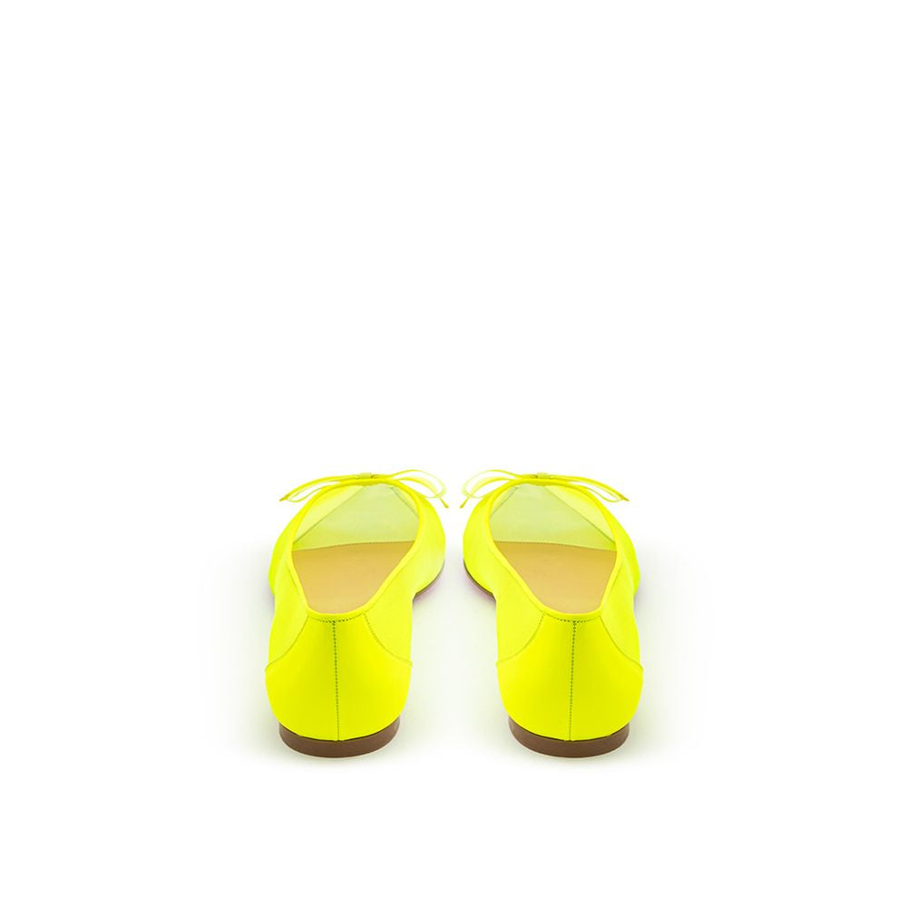 Christian Louboutin radiante maglia gialla appartamenti