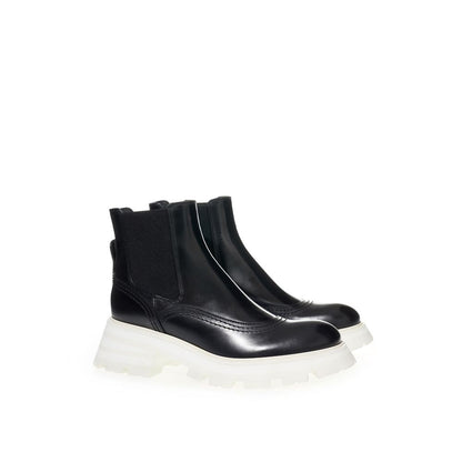Alexander McQueen Eleganti stivali in pelle in nero senza tempo
