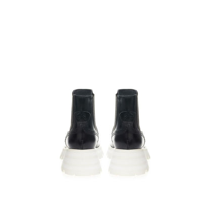 Alexander McQueen Eleganti stivali in pelle in nero senza tempo