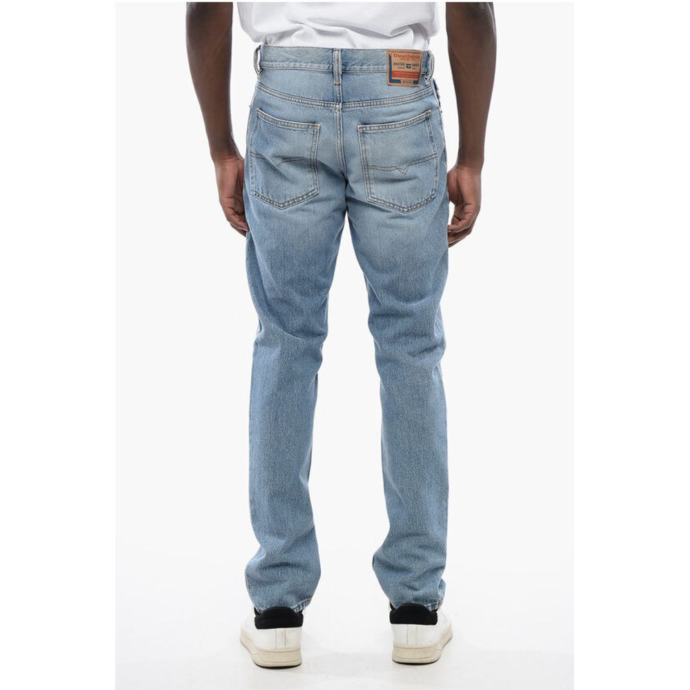 Diesel Mid Waist Slim Fit 1995 D-SARK Jeans 17cm L32