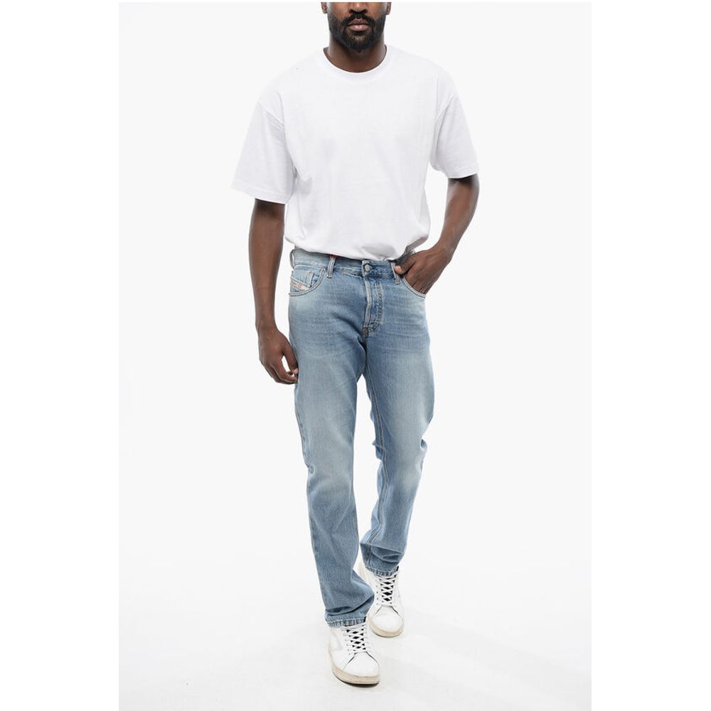 Diesel Mid Waist Slim Fit 1995 D-SARK Jeans 17cm L32
