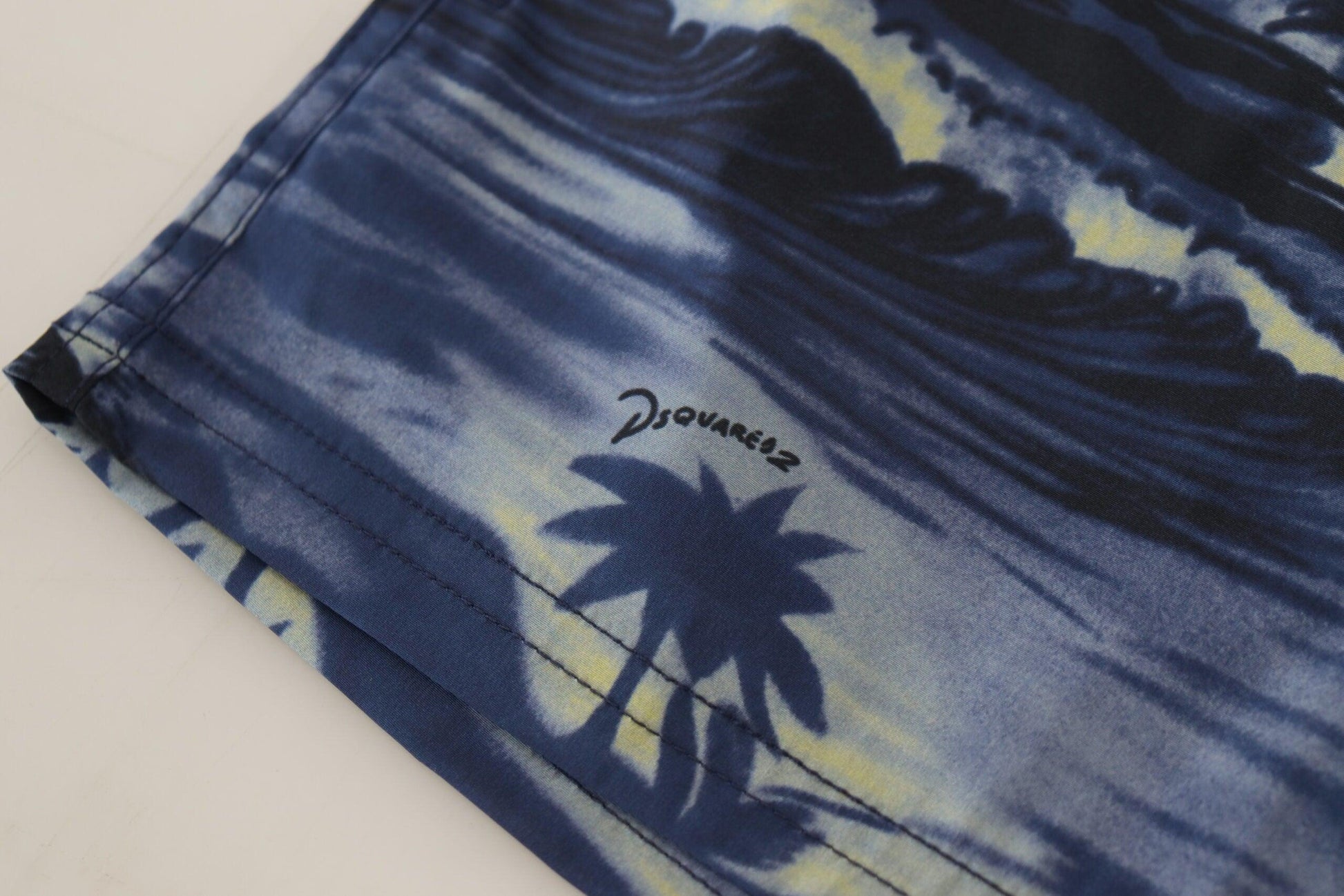 Dsquared² Tropical Wave Design Swim Shorts - PER.FASHION